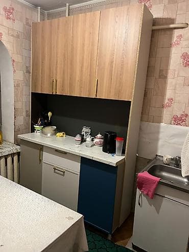 Комнаты: Сдаётся отдельная комната в квартире. район тунгуч2 этажка 1 этаж - — 3
