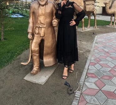 срочно продаю в связи с переездом: Платье вечернее одевала один раз брала в Караване за 3500 отдам за — 1