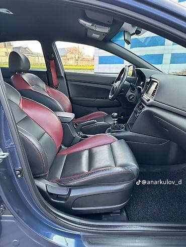 Hyundai Avante: 2018 г., 1.6 л, Автомат, Бензин, Седан — 6