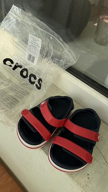 Детские сандалии Crocs. - Модель: Crocband (двойные ремешки). - Цвет