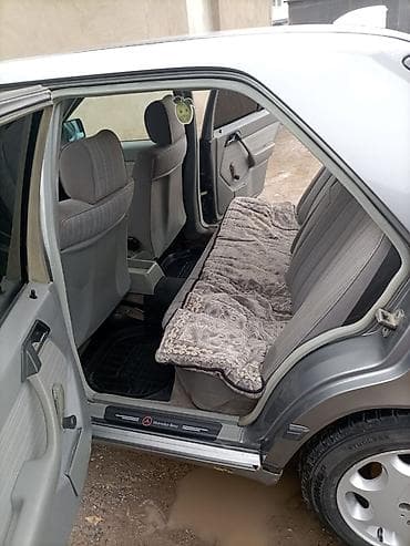 mersedes a: Mercedes-Benz W124: 1989 г., 2 л, Ручные, Бензин, Седан — 6