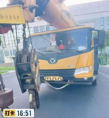 на железных номерах: Автокран, XCMG, 2017 г., от 30 м — 3