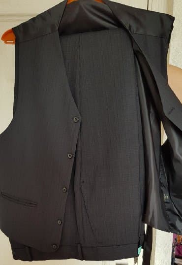 second hend: Продаю б/у костюм- тройку ( костюм, жилет, брюки). Размер 54. В — 2