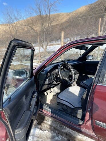 сумки с деревянными ручками: Toyota Carina II — салон и интерьер - Руль с надписью Carina II — 8