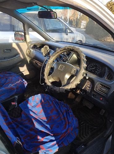 японский авто: Honda Odyssey: 1996 г., Автомат, Бензин, Минивэн — 3