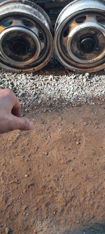 шины 17 зима: Железные Диски R <13 Пара, отверстий - 4, Б/у — 1