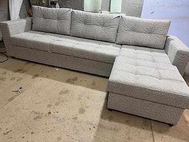 диван эски: Бурчу бар диван, Жастыктар менен — 1