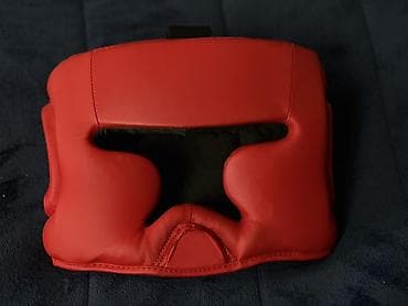 Боксерский шлем Demix, красный, с закрытым подбородком и усиленной