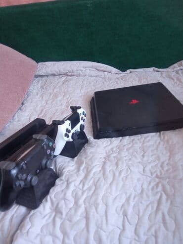 запчасти для ноутбука: Игровая консоль Sony PlayStation 4 Slim с двумя геймпадами DualShock — 3