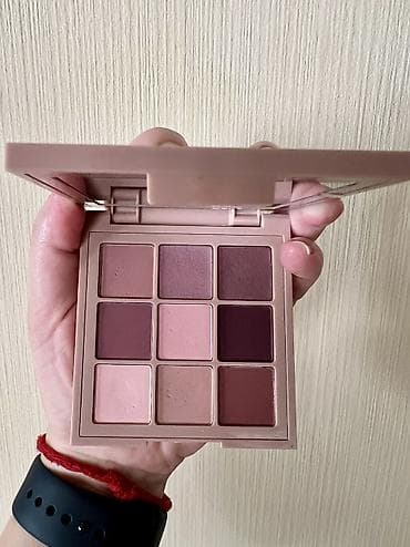 Huda Beauty Matte Obsessions Eyeshadow Palette – Cool Nudes (9 — 4