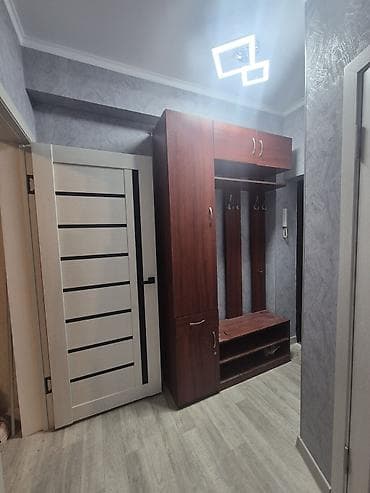 прихожая из лдсп: Гарнитур для прихожей, Б/у, Шкаф, ДСП, Самовывоз, цвет - Коричневый — 1