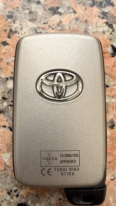 keyless go: Смарт-ключ (брелок) Toyota - Оригинальный брелок Toyota с логотипом — 2
