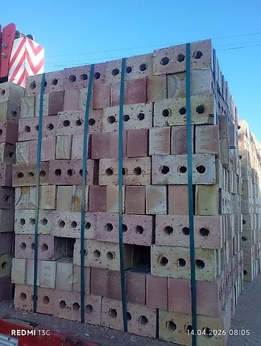 Огнеупорные шамотные кирпичи с круглыми сквозными отверстиями, марка