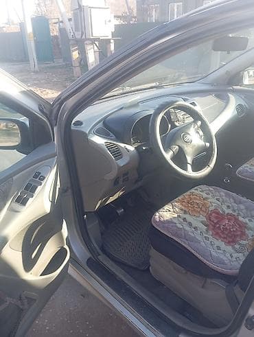 иж орион: Nissan Almera Tino: 2001 г., 1.8 л, Ручные, Бензин, Хэтчбэк — 8