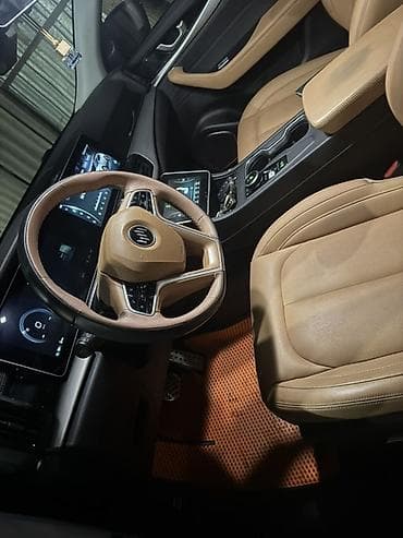 solutions elementary: Электромобиль кроссоверного класса с современным интерьером и — 6