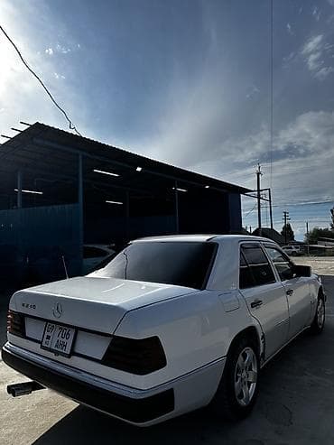 бюджетные авто: Mercedes-Benz E-Class: 1991 г., 2.3 л, Механика, Бензин, Седан — 6