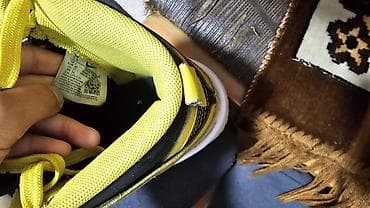 обувь для купания: Кроссовки Nike (ярко‑жёлто‑чёрная расцветка) - Модель: Nike (ярлык с — 1