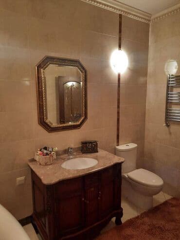 продается псо квартира золотой квадрат: ‼️Продается 5-комнатная‼️ Площадь: 194 м² Кухня: 32 м² Этаж: 4/4 — 5