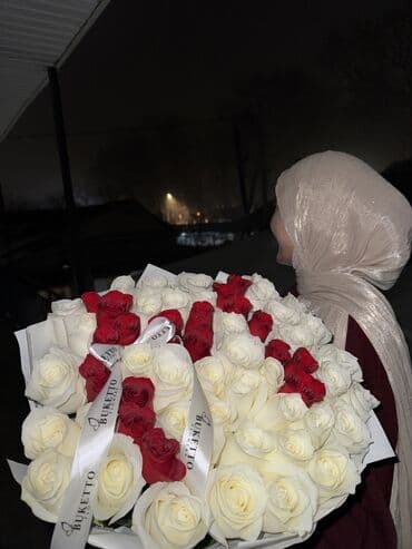 Срооочно!!!!!!Свежий букет с буквой «М» 51роза.От цветочной