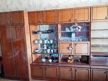 Мебель: Секция для гостиной/стенка в классическом стиле 70–80‑х годов. Состав — 2