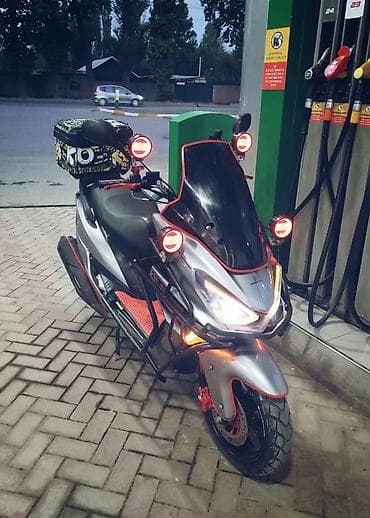 Кумурска мотороллер: Макси-скутер 150 куб. см, Бензин, Колдонулган — 1