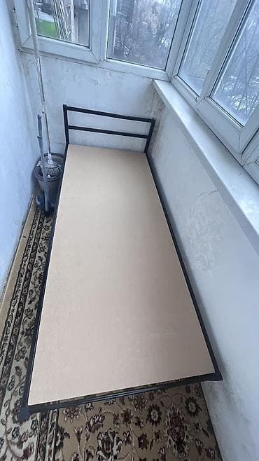 small table: Срочно продаю кровать 3500 сом 1шт 
Звоните 
Полка для обуви 1500с — 3