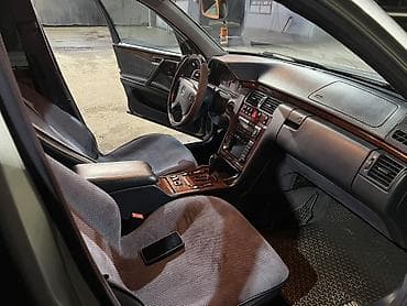 v class: Mercedes-Benz E-Class: 2002 г., 3.2 л, Автомат, Бензин, Седан — 8