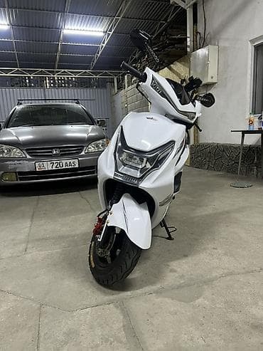 suzuki shift: Скутер 125 см³ класса City/Urban в спортивном дизайне. Характеристики — 5