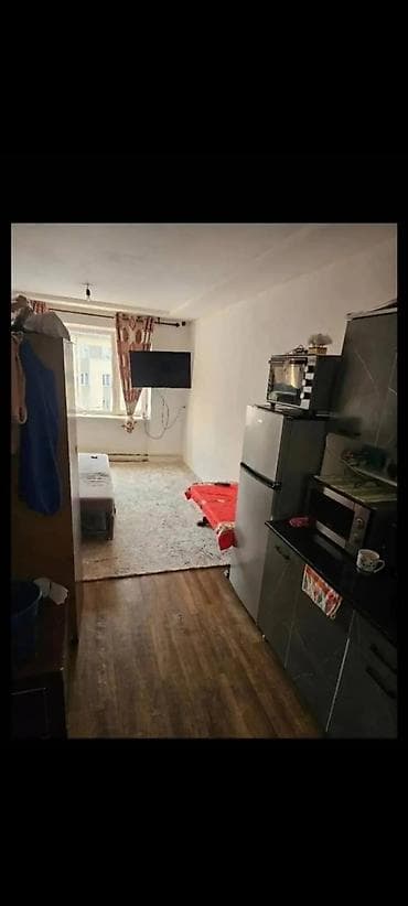 кара жыгач село: Продается комната/малосемейка в кирпичном доме. Планировка студийного — 3