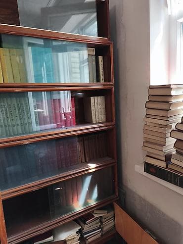 third edition solutions: Книжный шкаф, Б/у, Дерево — 1