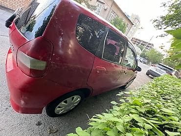 Продажа авто: Honda Fit: 2001 г., 1.3 л, Вариатор, Бензин, Хэтчбэк — 5