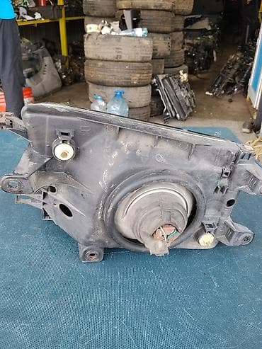 Передняя правая фара Toyota Оригинал — 2