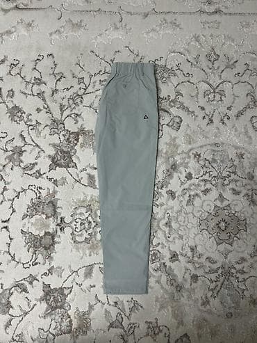 штаны джогеры: Легкие брюки-джоггеры серо-зеленого цвета - Прямой зауженный крой — 3