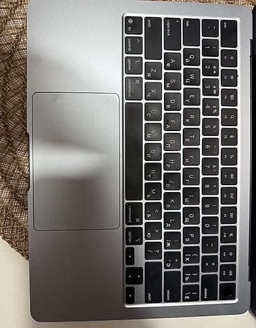 Ноутбуки Apple (MacBook): Apple MacBook Air 13 m4 2025 в хорошем состоянии количество циклов 341 — 2