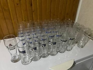 Набор фирменных стеклянных бокалов и кружек для пива. Состав: - — 2