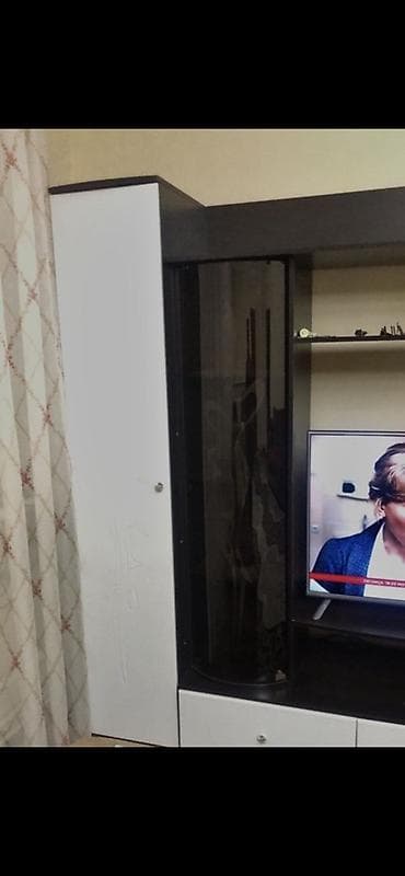 приставка телевизора: Стенка-шкаф, Тип стенки-шкафа: Горка, Для зала, Б/у, Особенности: Для хранения посуды — 1