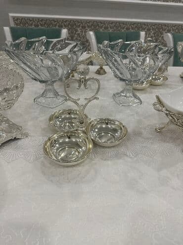 мельхиоровый набор: Распродаю Набор мельхиоровой посуды -дёшево 1.ваза для фруктов -2 шт — 2
