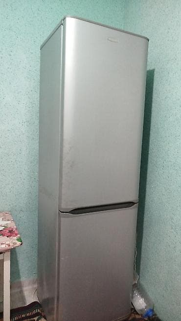 nokia 5710: Холодильник Biryusa, Двухкамерный — 1