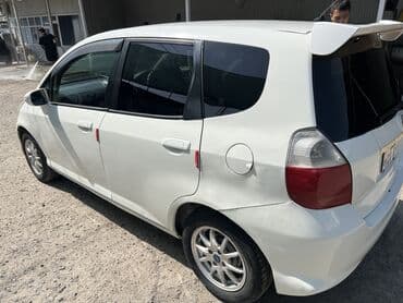 купить авто в кредит без первоначального взноса: Honda Fit: 2007 г., 1.3 л, Вариатор, Бензин, Хэтчбэк — 4