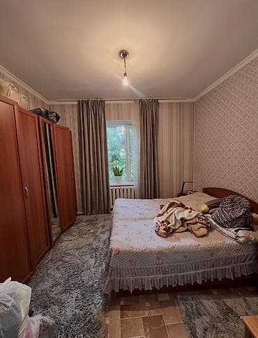 Үйлөр: Продаётся 5‑комнатный дом Площадь: 110 м² Участок: 4 сотки Адрес — 10