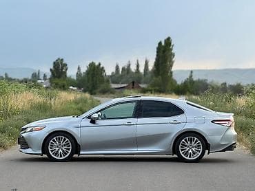 byd e7: Toyota Camry: 2020 г., 2.5 л, Вариатор, Гибрид, Седан — 6