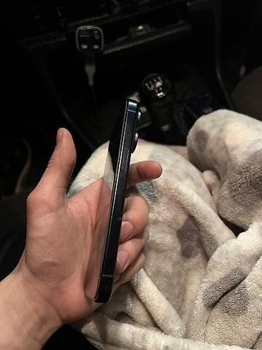 poco m5c: IPhone 15 Pro, Black Titanium — 4