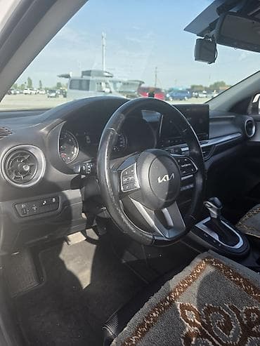 geely e5: Kia K3: 2022 г., Седан — 9