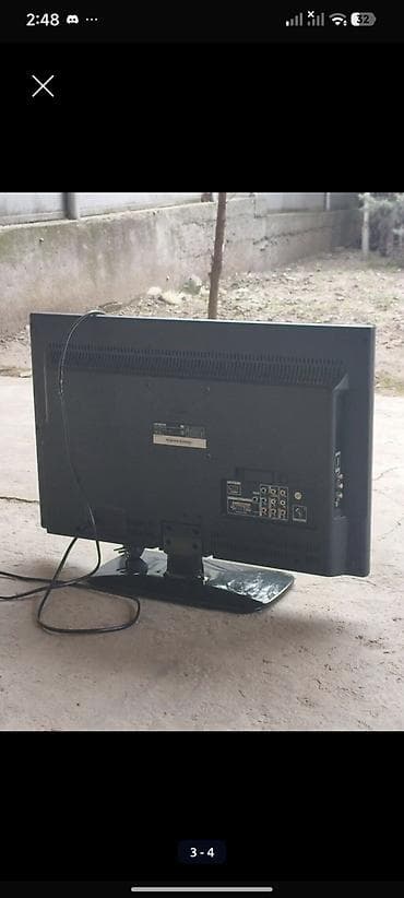 studio monitors: Монитор Hitachi, плоская панель с подставкой. монитор не включается — 2