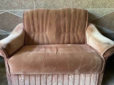 я ищу кухонный гарнитур: Продаю маленький диван и два кресла. Состояние немного потёртая обивка — 2