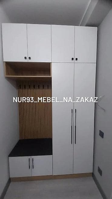 Детская мебель: Компактная прихожая в современном стиле, выполненная в светлых тонах с — 10