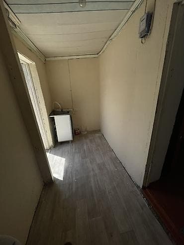 2 комната с прихожкой Описание: - Планировка: прихожая/коридор