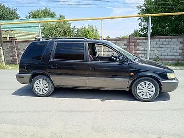 Унаа: Mitsubishi Space Wagon: 1995 г., Кол менен иштөөчү, Бензин, Универсал — 3