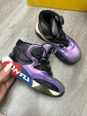 размер 28: Кроссовки 27-28 размер
Утепленные — 1