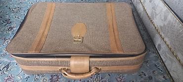 Б/у чемодан Fifth Avenue на маленьких колесиках в отличном состоянии at lalafo.kg Б/у чемодан Fifth Avenue на маленьких колесиках в отличном состоянии